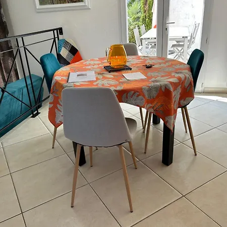 Holiday home Du Bonheur Carambole Saint-Georges-d'Oleron